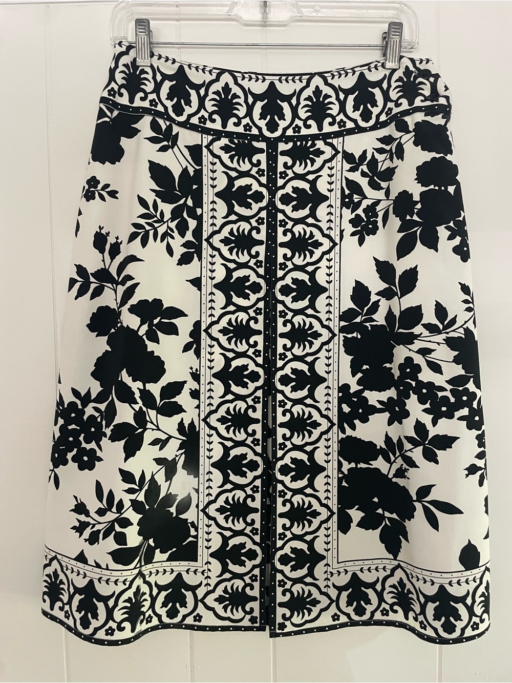 Silkland Black & White Floral Border A-Line Skirt - Size 4